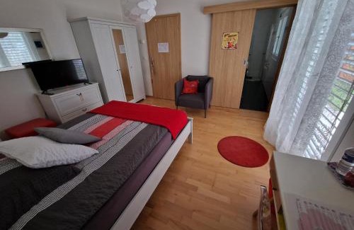 Mies Bed & Breakfast | BnB "Les Coquelicots"