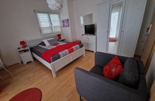 Mies Bed & Breakfast | BnB "Les Coquelicots"