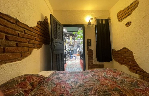 La Paz Hotel | 🏡 BNB Yeneka - Your Artistic Refuge in the Heart of La Paz