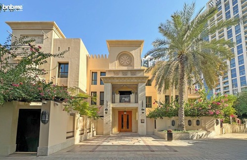 Downtown Dubai Apartment | bnbme - High-end 2BR Apartment - Burj Khalifa Blvd