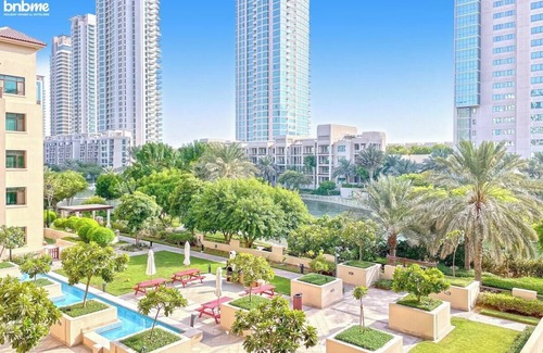 Dubai Apartment | bnbme | Modern Apartment in The Greens | Near Dubai Marina