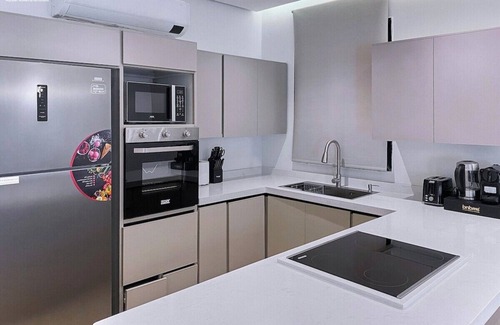 Qurtubah Apartment | bnbme | Modern Apartment + Maid’s Room | 17 min to KAFD