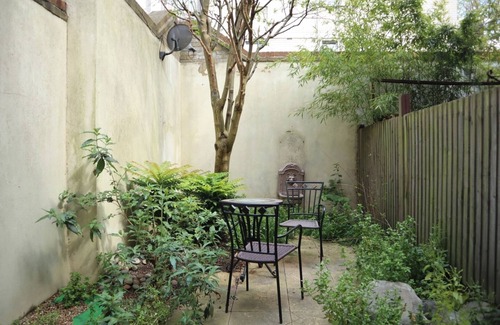 Bunhill Apartment | BnBNook - 4BR Townhouse - West End and Farringdon