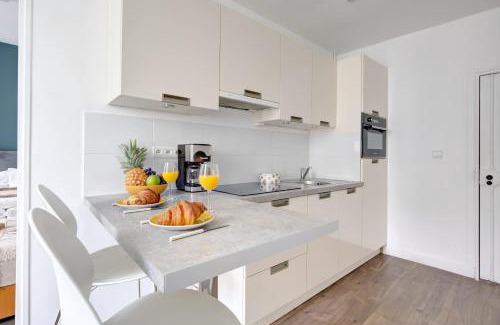 Quartier Sainte-Marguerite Apartment | BnBNova - 1BR - Bastille