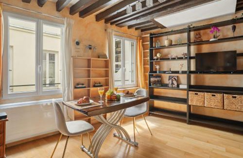 Enfants-Rouges Apartment | BnBNova - Pompidou & Le Marais
