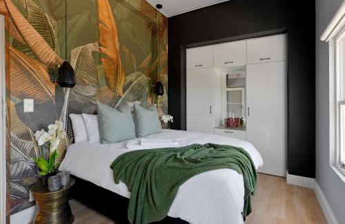 Bo'Kaap House | Bo-Kaap Elegance Historic Luxury & Mountain Views