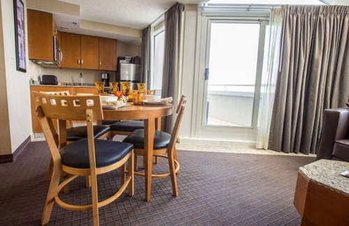 Atlantic City Condo | Boardwalk condo @FantaSea Flagship Resort on Main St. - 4 guests - Bargain rate