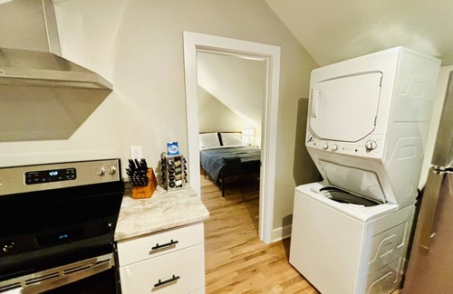 Lincoln Apartment | “Boat Dock Apt E” @ Sunset Estate