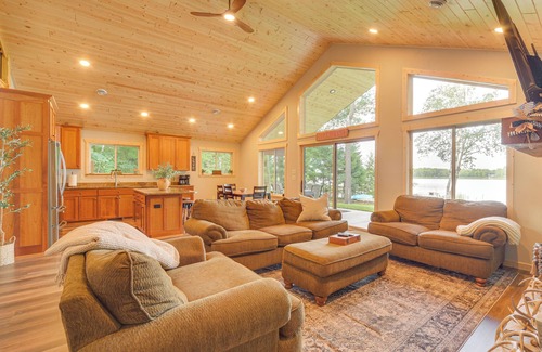 Siren Cottage | Boat Dock, BBQ & Fireside Fun: Clam Lake Cabin