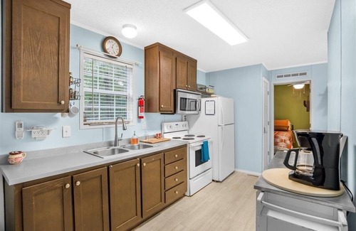 Edisto Island House | Boat & Golf Cart Parking+Fenced Yard, Pet Friendly 12 Minutes to the Beach