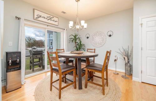 Eatons Crossing House | Boat Slip, Pontoon Rental, Lake Views, Game Room, Fire Pit