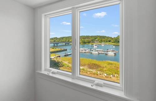 Newbury House | Boat slip, waterfront,newly renovated, near beaches & Newburyport. Pet-Friendly!