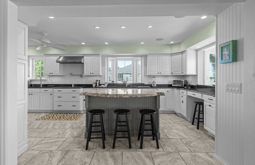 Bokeelia House | Boater's Dream Nestled On a Wide Gulf Access Canal - Bokeelia Breeze