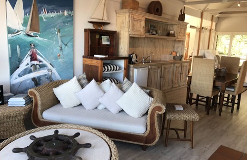 Goolwa North Cottage | Boathouse - Birks River Retreat - Birks Harbour