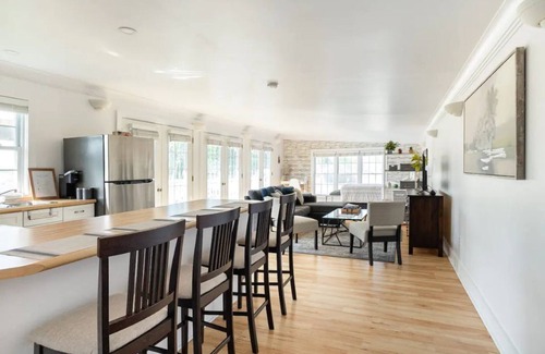 Belleville Boat Rental | BOATHOUSE LOFT - Loft with million dollar views!