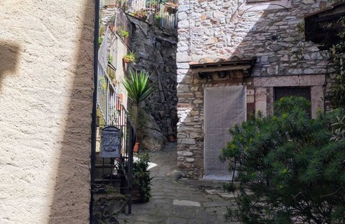 Sassetta House | Bob House
