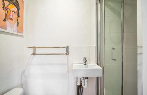 Shoreditch Apartment | Bob Marley Studio - Shoreditch Near Liverpool Street