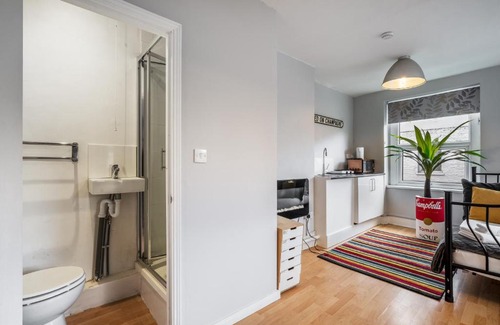 Shoreditch Apartment | Bob Marley Studio - Shoreditch Near Liverpool Street