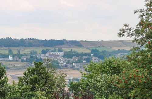 Linthwaite Cottage | BOBBIN COTTAGE, pet friendly, character holiday cottage in Golcar