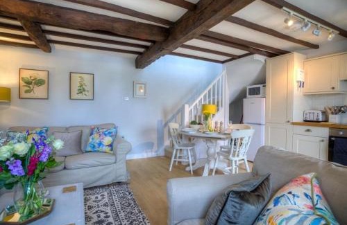 Little Rissington House | Bobble Cottage