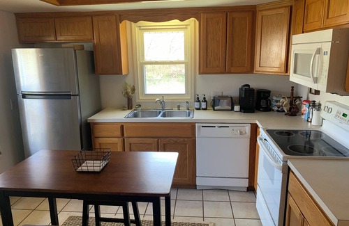 Fort Smith House | Boho Bungalow 2-bedroom house Professionally Cleaned in delightful Fort Smith