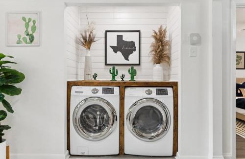 Farmers Branch House | Boho Bungalow near DFW Airport