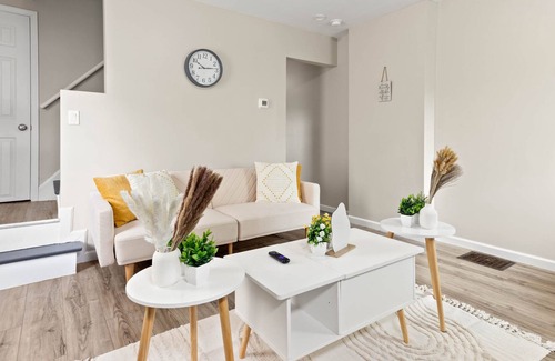 Columbus House | Boho's Estate - Minutes from Downtown, German Village, & Children's Hospital