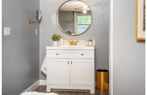 Timberlane Woodlake House | ☮ Boho Zen Family and Pet-Friendly Sanctuary