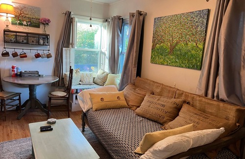 Denton House | BolivarPlace whole upstairs 2 br/1 bath Within walking distance to Downtown/TWU