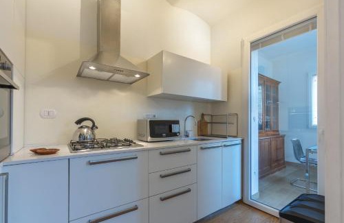 Saragozza-Porto Apartment | Bologna Saragozza District Apartment