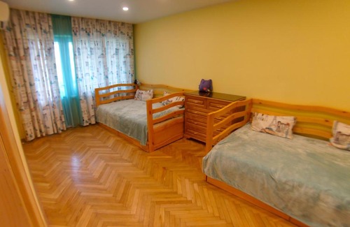 Sochi City Centre Apartment | Большая комфортная квартира у моря на Театральной