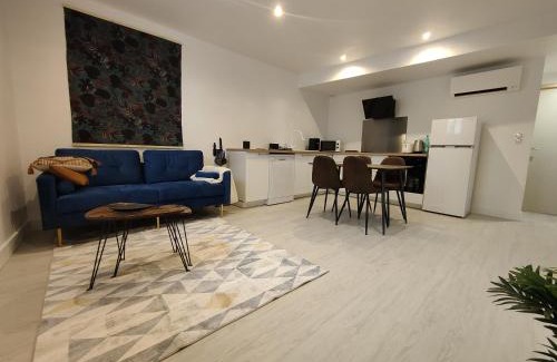 Bon-Encontre Apartment | Bon encontre, Allée de la vierge