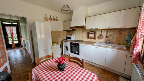 Saint-Priest-Ligoure House | Bonheur