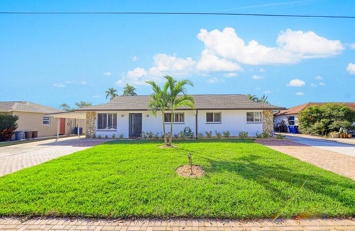 Bonita Shores Cottage | Bonita Beach is waiting for you lovely cottage with canal view
