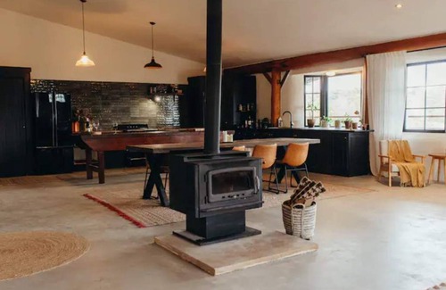 Hartley Other | Bonnie Blink House - Space, views and kangaroos!