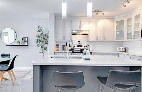 Edmonton House | Bonnie Doon. New Infill. 3bd/2.5bth. Garage parking.