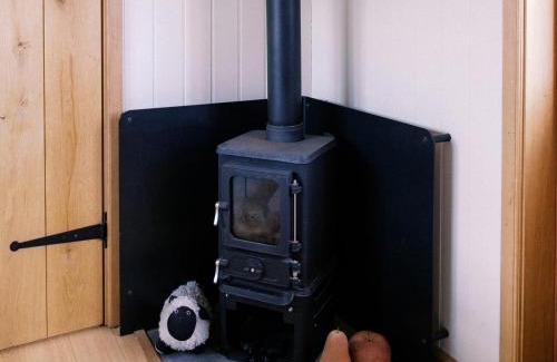 Redmile House | Bonnie's Shepherds Hut at Shepherds Lodge Retreat and Wellness