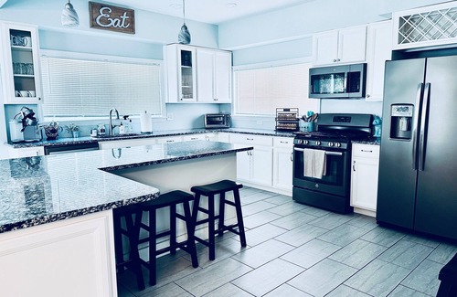 Ventnor City House | Book 2, Stay 3—Extra Night’s On Us! Sleeps 12, Dog Friendly, Quick Uber to A/C