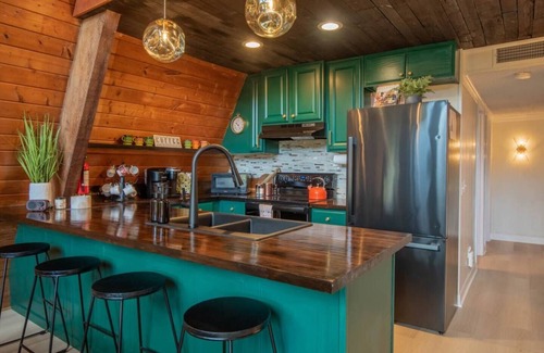 Guntersville Cabin | Book Fam A-Frame! Walk to Lake! Sept 21-30 Open!