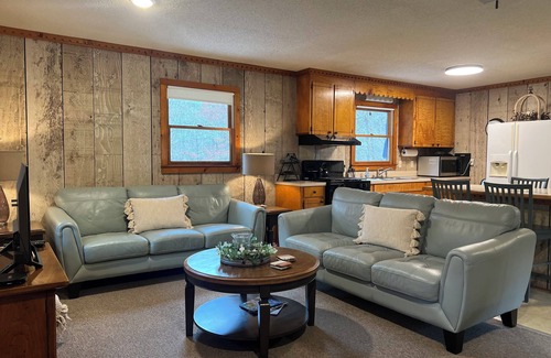 Laurel Springs House | Book for Fall - Peak Creek Cabin in Laurel Springs