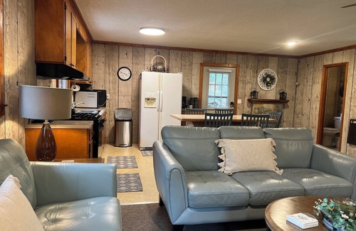 Laurel Springs House | Book for Fall - Peak Creek Cabin in Laurel Springs
