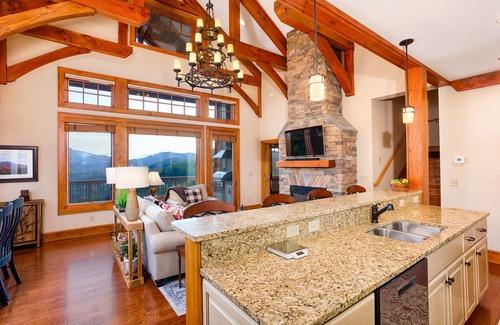 Boone Condo | Book for Summer Now - Breathtaking View - Fabulous & Well-Stocked Kitchen