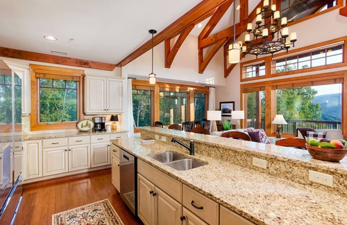 Boone Condo | Book for Summer Now - Breathtaking View - Fabulous & Well-Stocked Kitchen