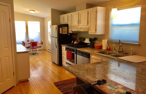 Salida House | Book NOW for Holidays and Skiing Monarch! Multi-family, pets allowed, HOT TUB!