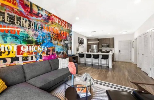 Sobro Condo | Book Now for Holidays! Quiet & Cozy but Still Fun-Free Parking & Pet Friendly!