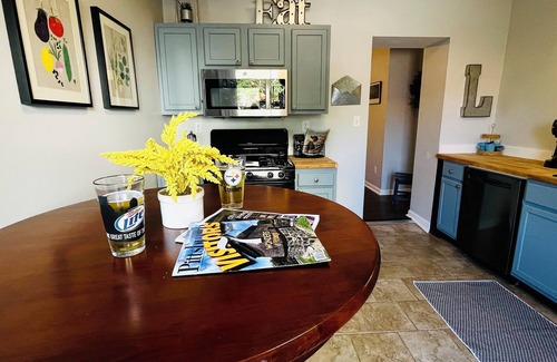 Central Northside House | BOOK NOW FOR STEELERS OPENER! 🚶‍♀️‍➡️to GAME! Free Park