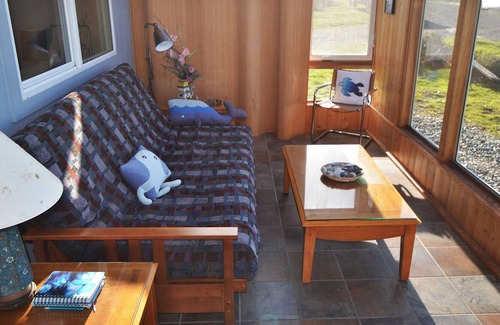 Gold Beach House | Book THANKSGIVING in this HOME ON the BEACH with private beach access & HOT TUB.