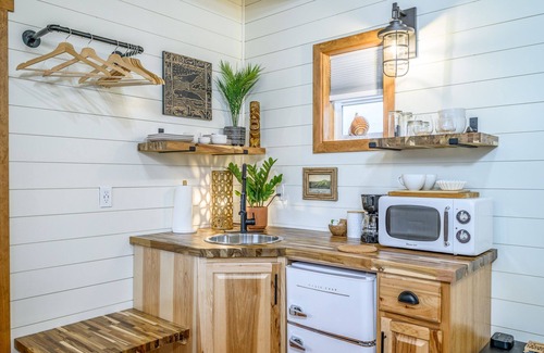 McMinnville Cottage | Book the Surf Shack at The Boutique Retreat in historic downtown McMinnville.