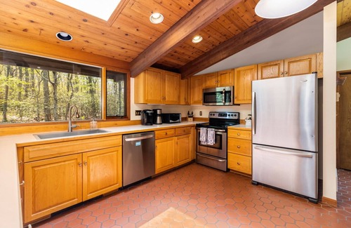 Wintergreen Cabin | Book your summer and Memorial Day. Home with New Hot Tub at Wintergreen Resort