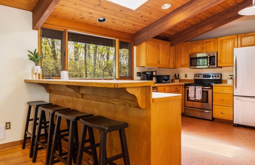 Wintergreen Cabin | Book your summer and Memorial Day. Home with New Hot Tub at Wintergreen Resort